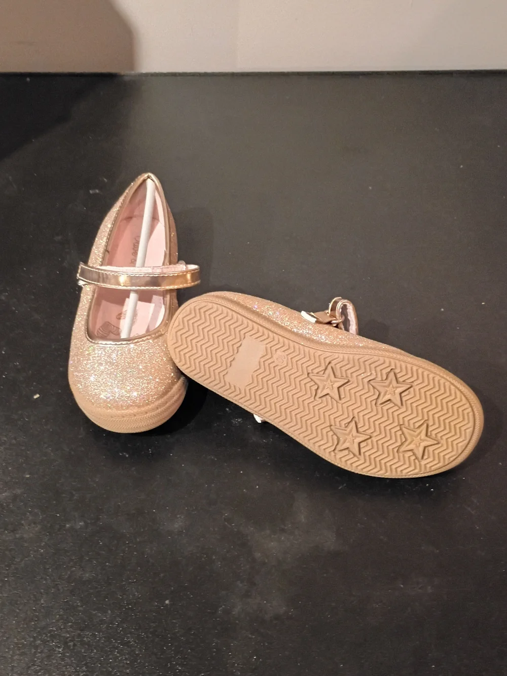 Girls Sparkle Mary Jane Dress Shoes in Gold